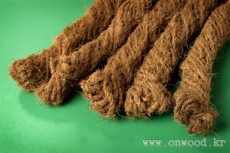 handtwisted_coco_rope_1.jpg